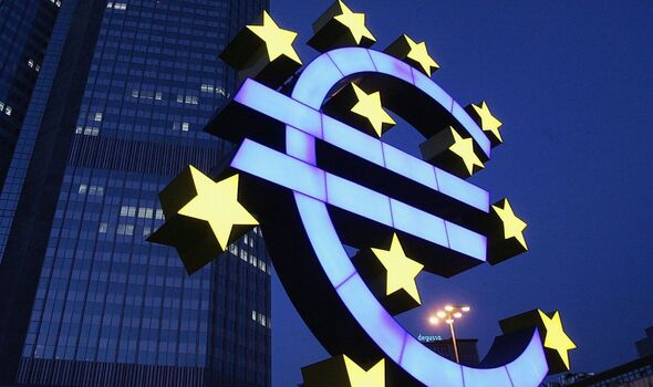Euro on cusp of failure as experts say ‘hard to identify’ how EU will ‘reverse’ damage